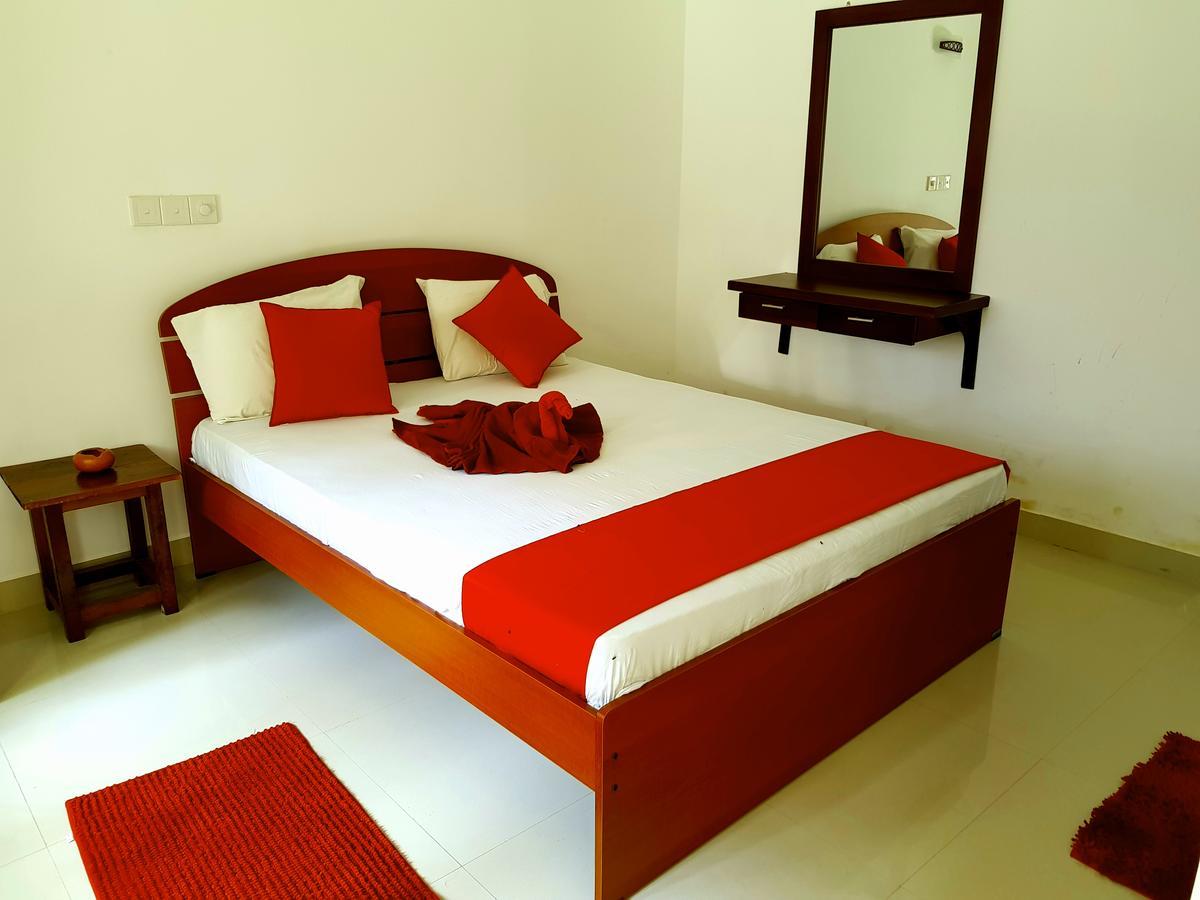 Oasis Beach Hotel Negombo Luaran gambar