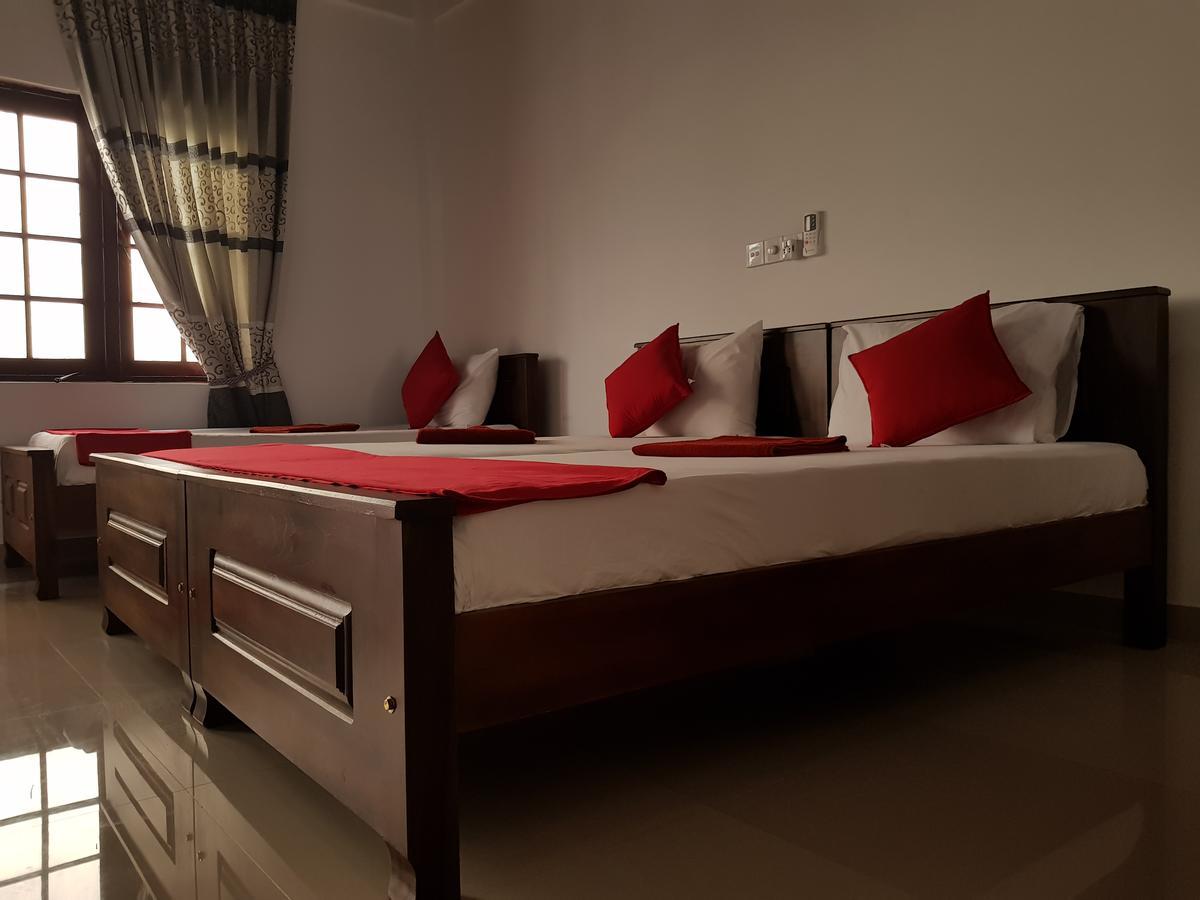 Oasis Beach Hotel Negombo Luaran gambar